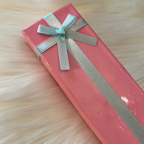 Beautiful Silver Heart and Lock Pendant Choker Necklace, approx. 16” - Picture 7 of 7